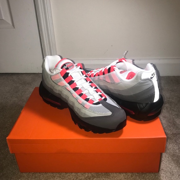 ❌Sold❌Air max 95 Solar Red - Picture 3 of 6
